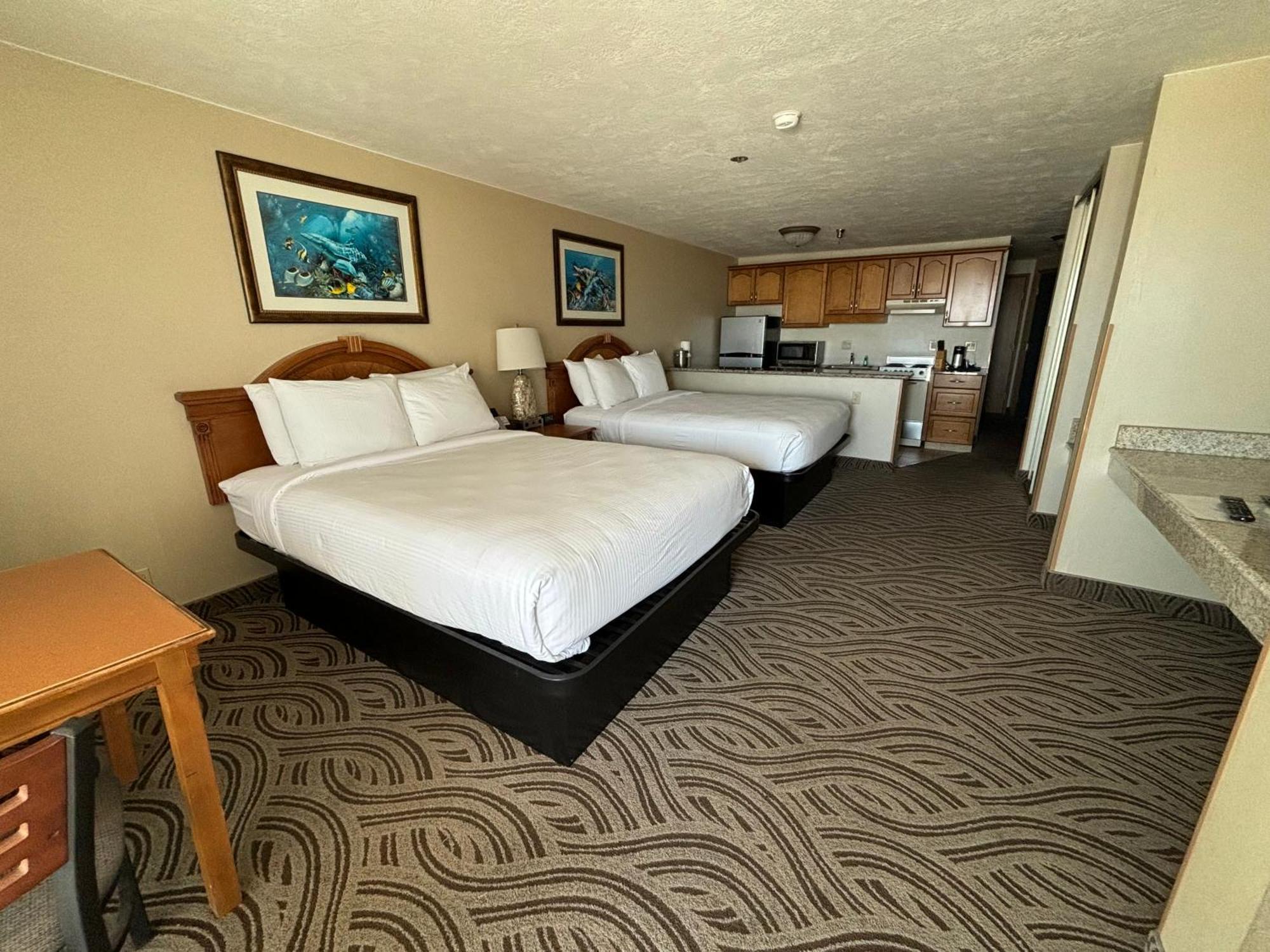 Promenade Inn & Suites Oceanfront Seaside Esterno foto