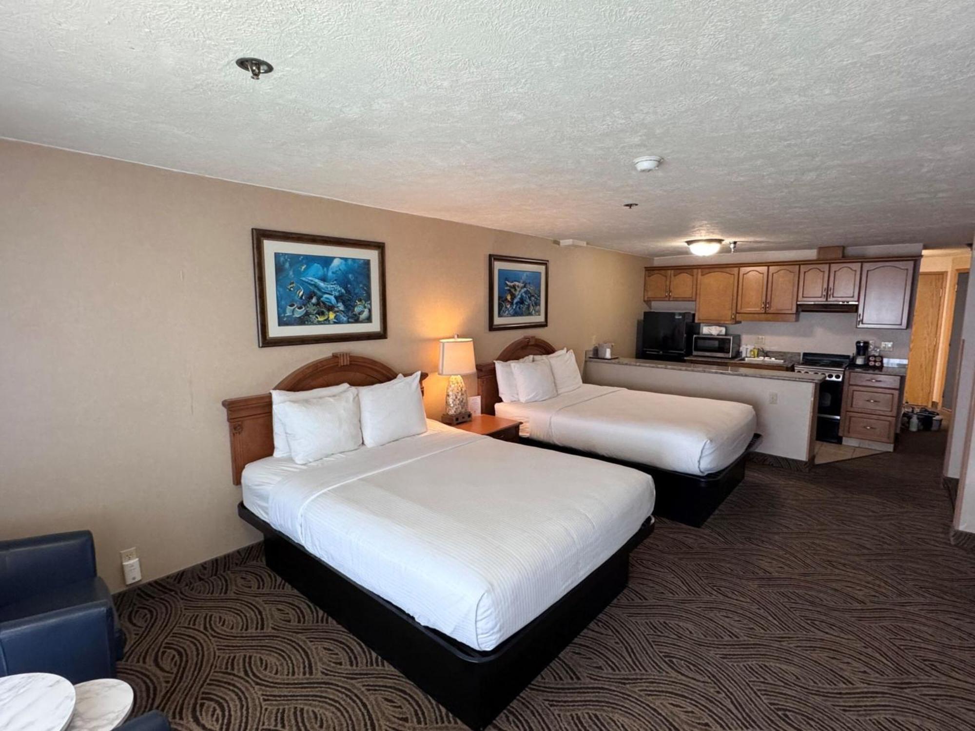 Promenade Inn & Suites Oceanfront Seaside Esterno foto