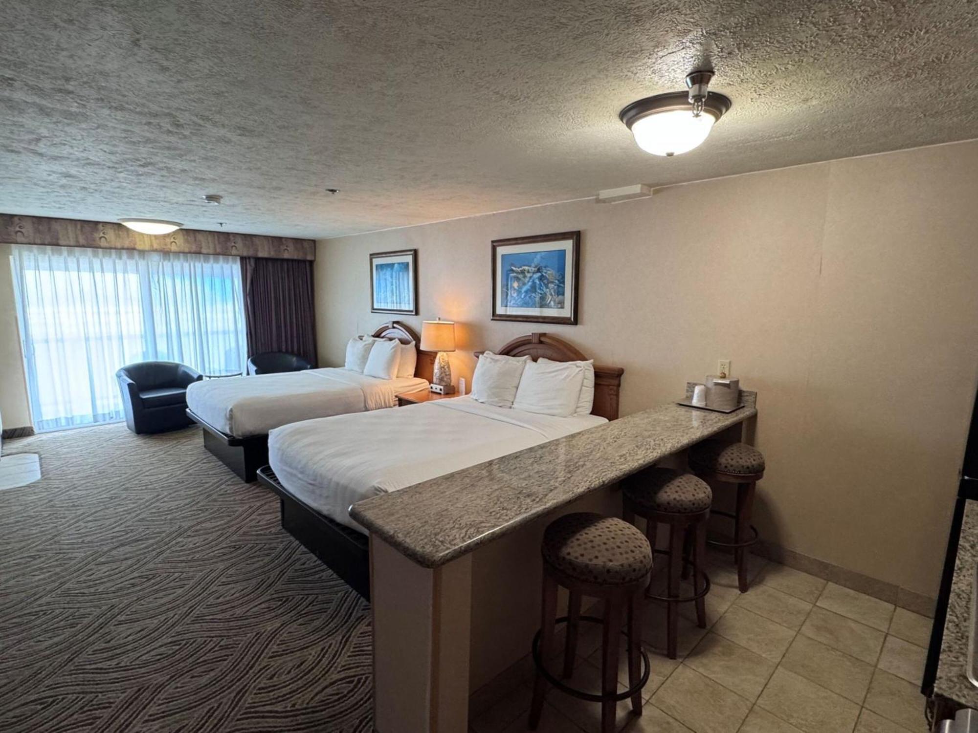 Promenade Inn & Suites Oceanfront Seaside Esterno foto