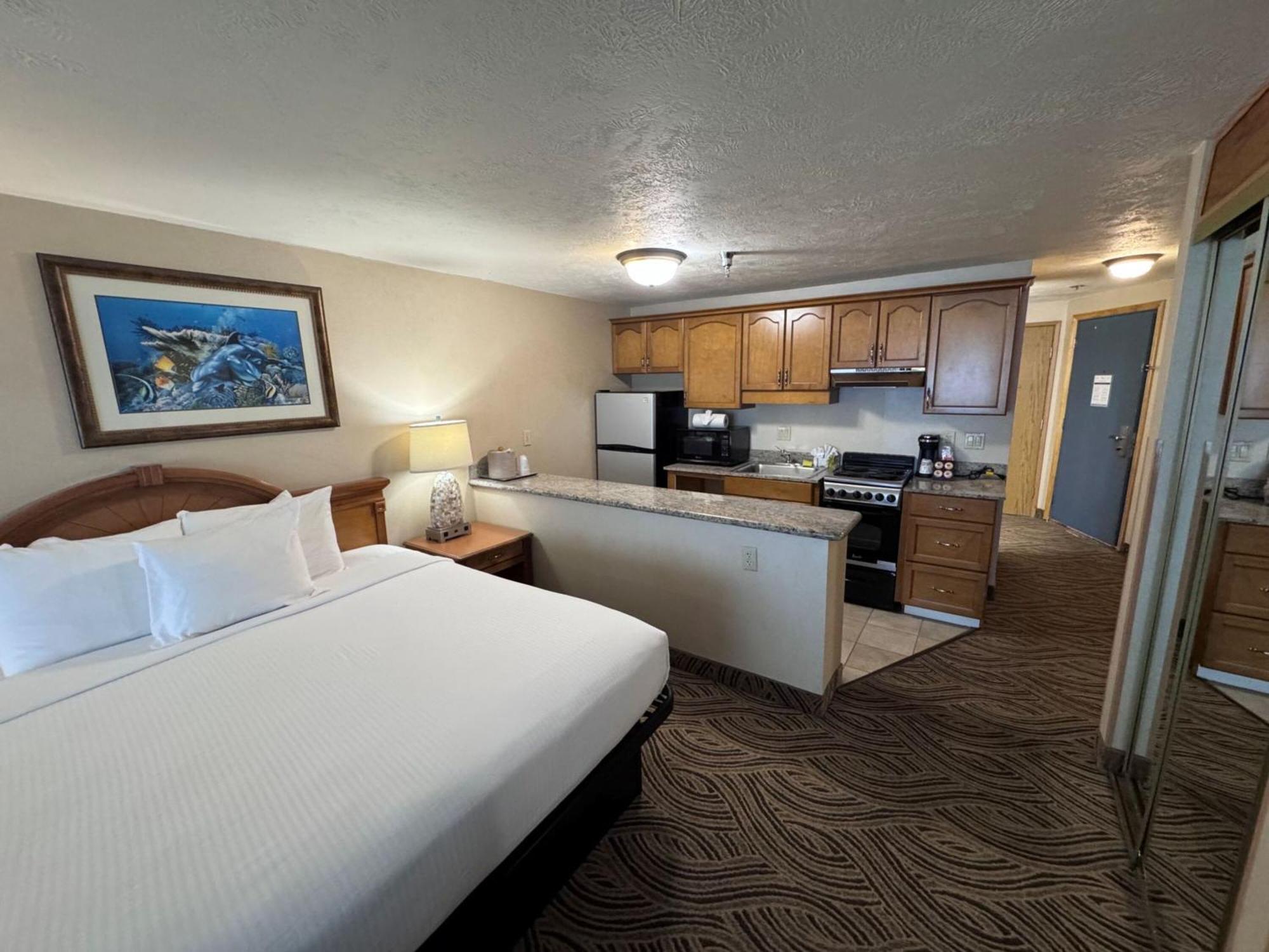 Promenade Inn & Suites Oceanfront Seaside Esterno foto
