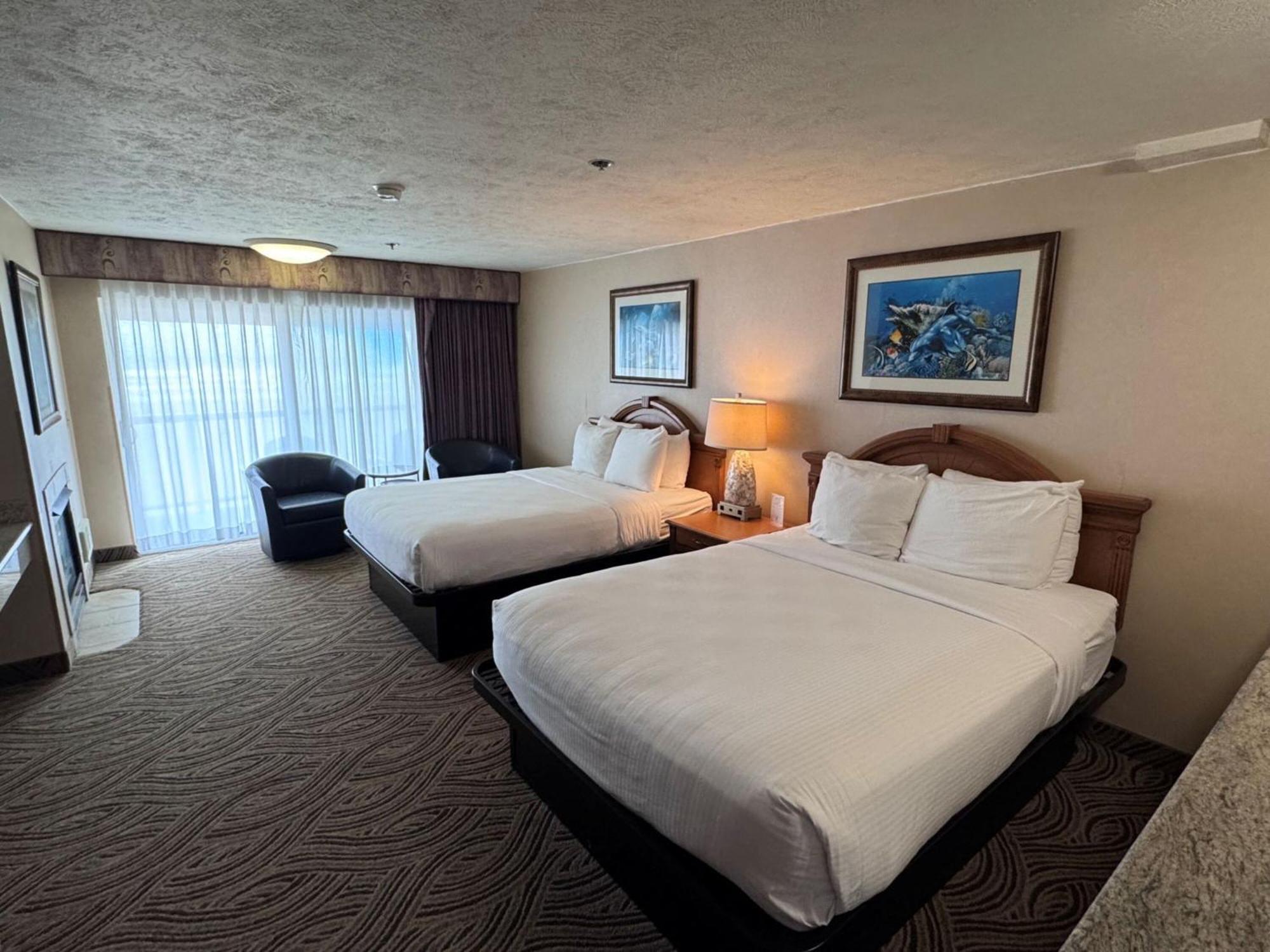 Promenade Inn & Suites Oceanfront Seaside Esterno foto