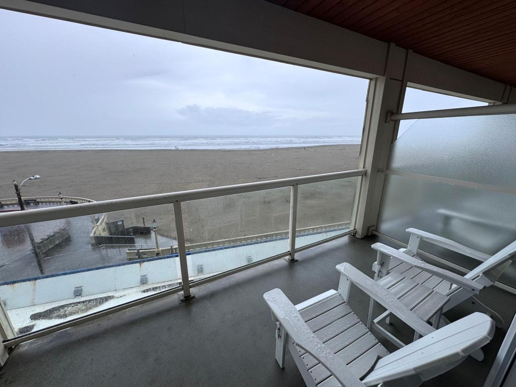 Promenade Inn & Suites Oceanfront Seaside Esterno foto