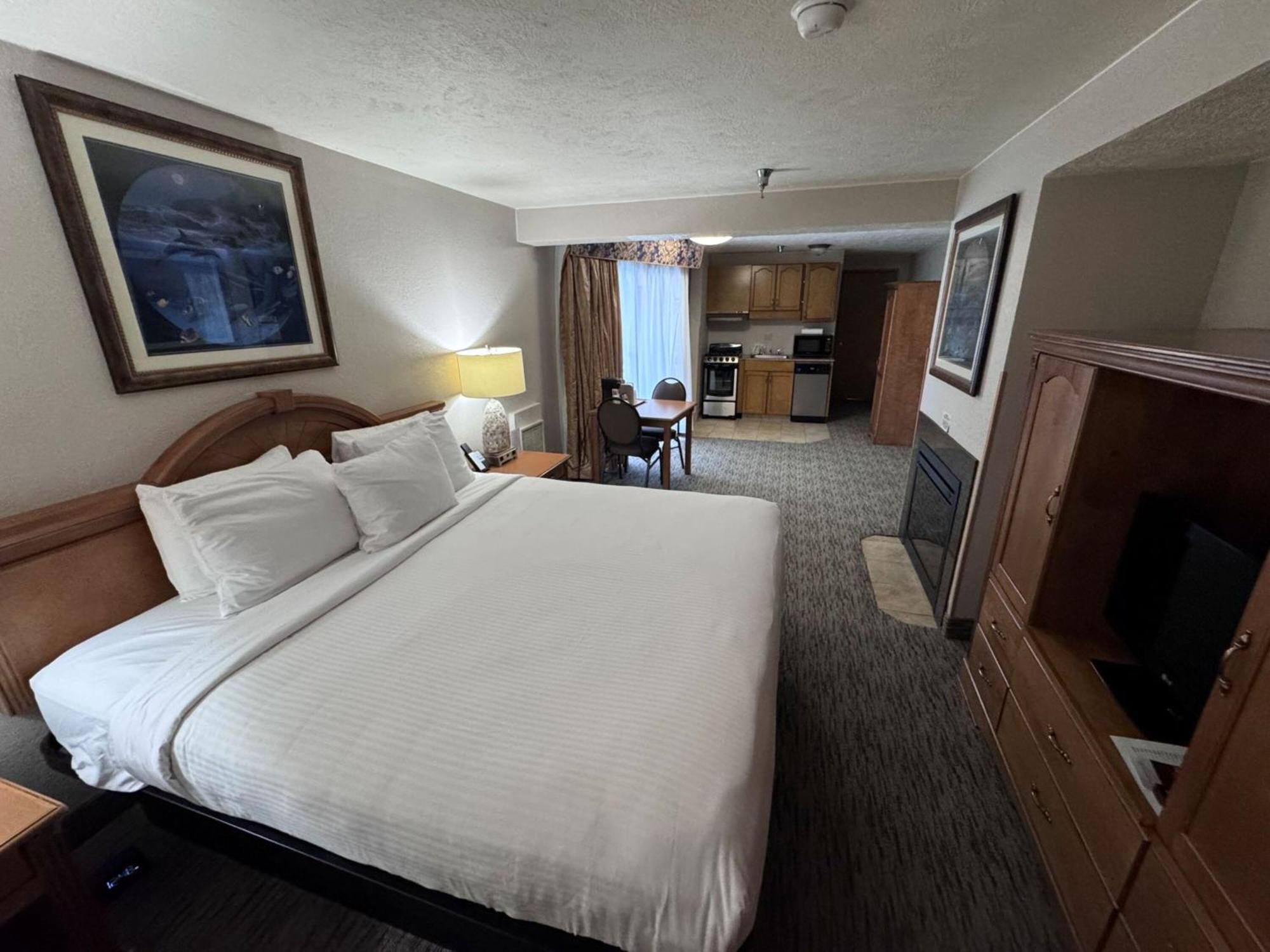 Promenade Inn & Suites Oceanfront Seaside Esterno foto