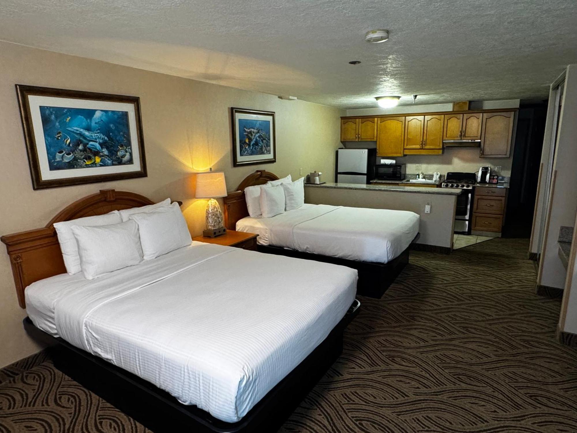 Promenade Inn & Suites Oceanfront Seaside Esterno foto